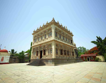 Empowering a Billion Minds with Blockchain & AI - Charioteer Academy Pune